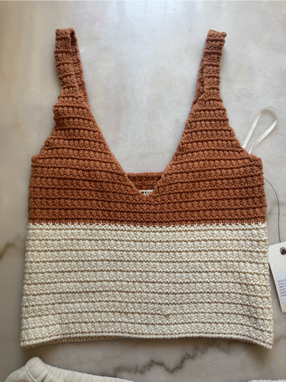 Billabong Two-Tone Brown and Cream Crocheted Crop Tank & Crème shorts - Picture 5 of 8